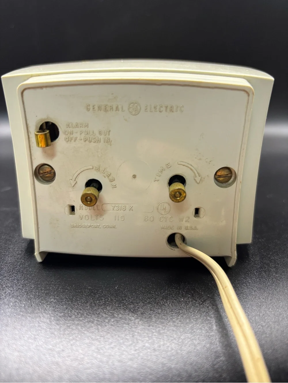 General Electric Gold-Tone Electric Wall/Desk Clock - Gold Face